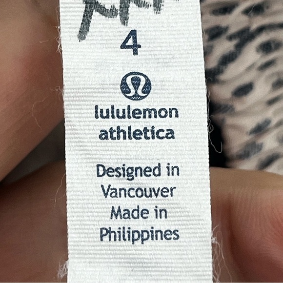 Lululemon 4 Step Lively Crop Yoga Athletic Capris Pant - Picture 10 of 13